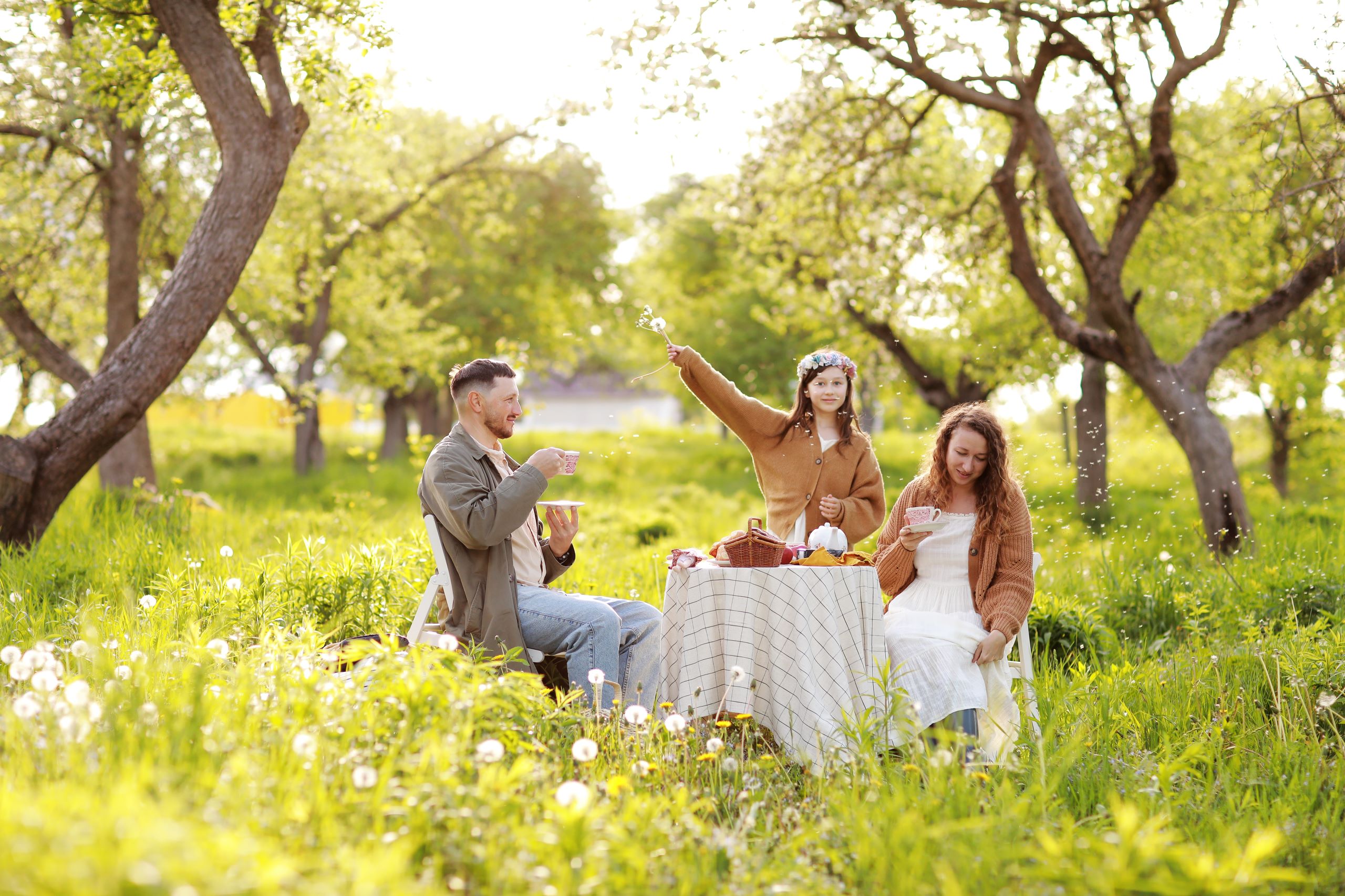 Spring Trends 2024 8 happy family on holiday vacation mom dad and lit 2024 10 18 17 52 14 utc